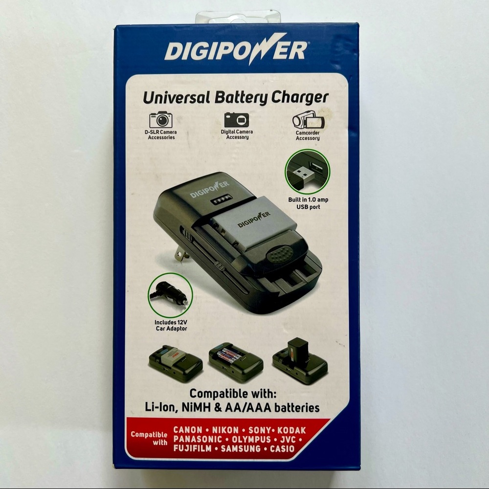 DigiPower Universal Battery Charger - Black  NEW!!